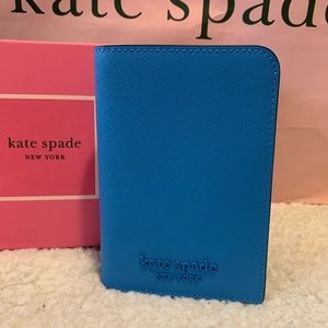 ⬇️ $70 Kate Spade Passport Holder Cameron Monotone